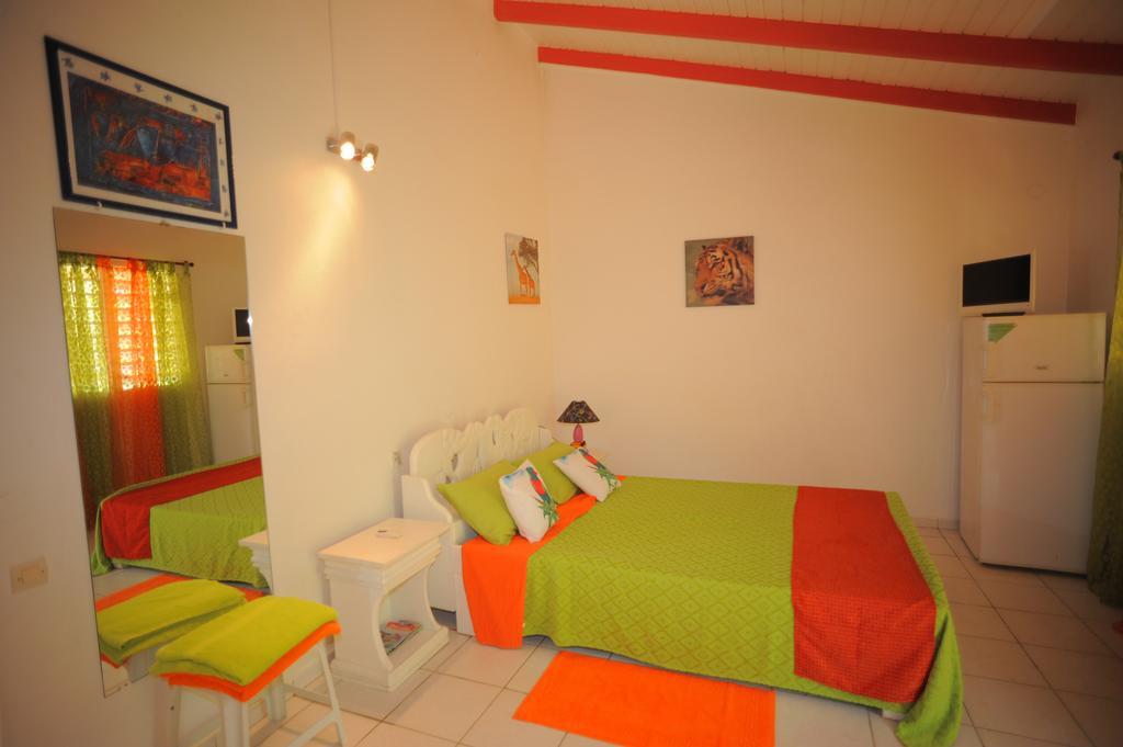 Au Domaine Des Bougainvilliers Villa ซานต์-โรส ภายนอก รูปภาพ